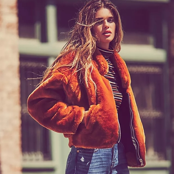 🌟 Free People Faux Fur Bomber Jacket - Picture 9 of 9